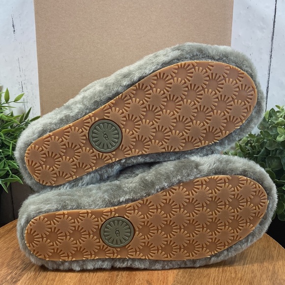 UGG Women's Fluff Yeah Slide Sandals Sheepskin Slingback Slippers - Picture 9 of 9